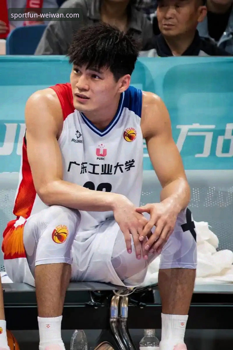 CBA状元陈国豪的3个“回避条款”困局：从限时到禁赛，微玩体育平台用户亲历现场直播